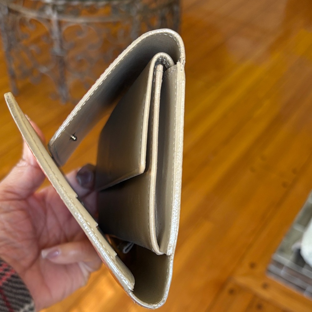 Louis Vuitton Shiny Orange Monogram Wallet - Picture 2 of 16